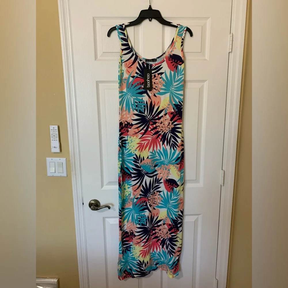 NWT Boohoo Tropical Multicolor Sleeveless Scoop Neck Maxi Dress Size 10 Vacation